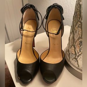 Authentic Christian Louboutin Heels. Sz 37 1/2 ❤️